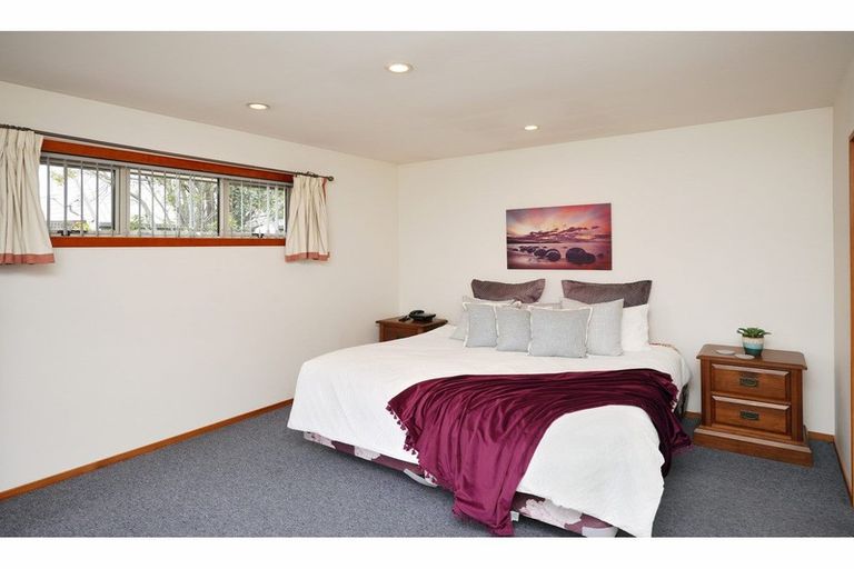 Photo of property in 12 Regency Crescent, Redwood, Christchurch, 8051