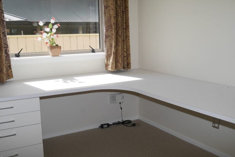 Photo of property in 31 Sumner Terrace, Aotea, Porirua, 5024