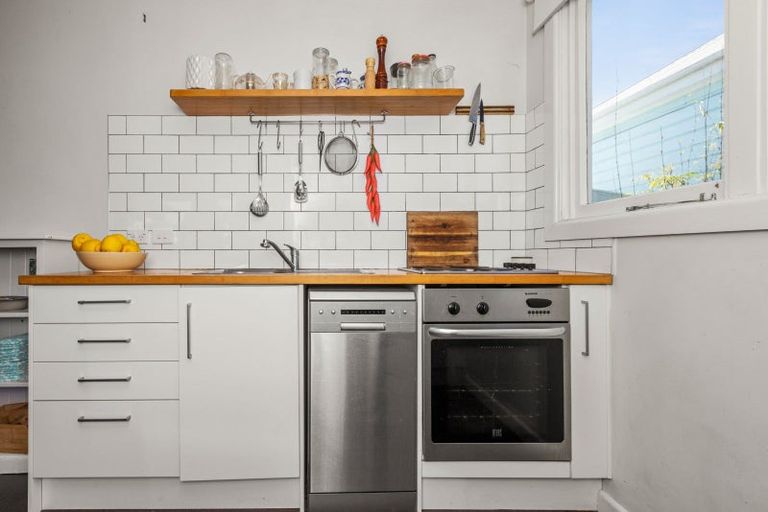 Photo of property in 95 Wellesley Road, Napier South, Napier, 4110