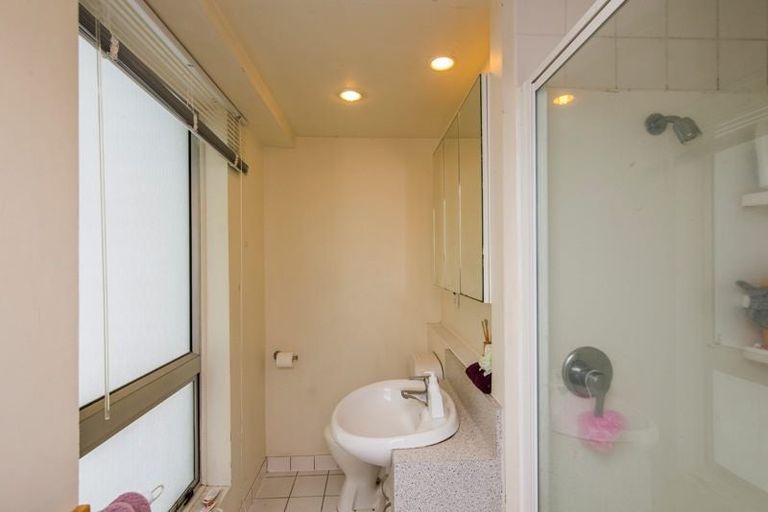 Photo of property in Terrace Heights Apartments, 5f/163 The Terrace, Wellington Central, Wellington, 6011