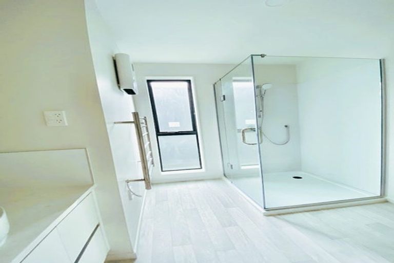 Photo of property in 2 Meenas Place, Cable Bay, 0420