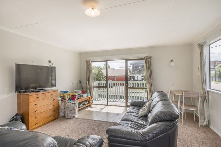 Photo of property in 36 Anaru Street, Raumati Beach, Paraparaumu, 5032
