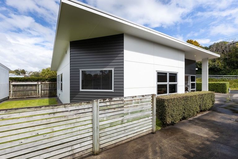 Photo of property in 3 Mill Road, New Plymouth, 4310