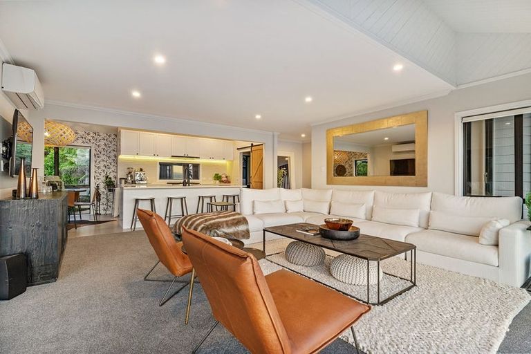 Photo of property in 5 Poaka Place, Beach Haven, Auckland, 0626