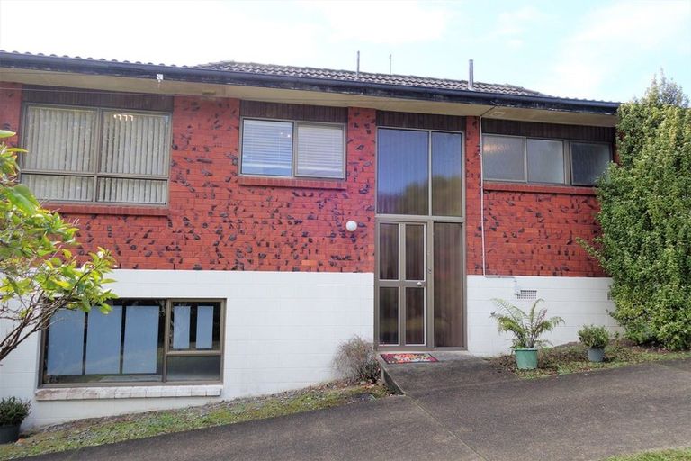 Photo of property in 1/723 Beach Road, Browns Bay, Auckland, 0630