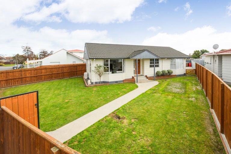 Photo of property in 35 Hillcrest Drive, Kelvin Grove, Palmerston North, 4414
