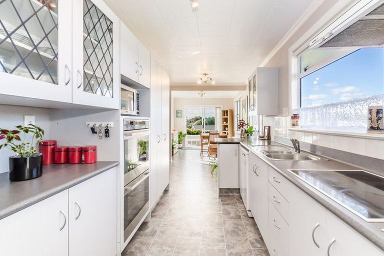 Photo of property in 22 Gray Avenue, Paraparaumu Beach, Paraparaumu, 5032