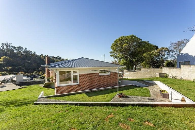 Photo of property in 4 Colquhoun Street, Glenross, Dunedin, 9011