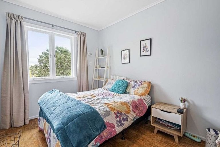 Photo of property in 143 Browns Bay Road, Browns Bay, Auckland, 0630