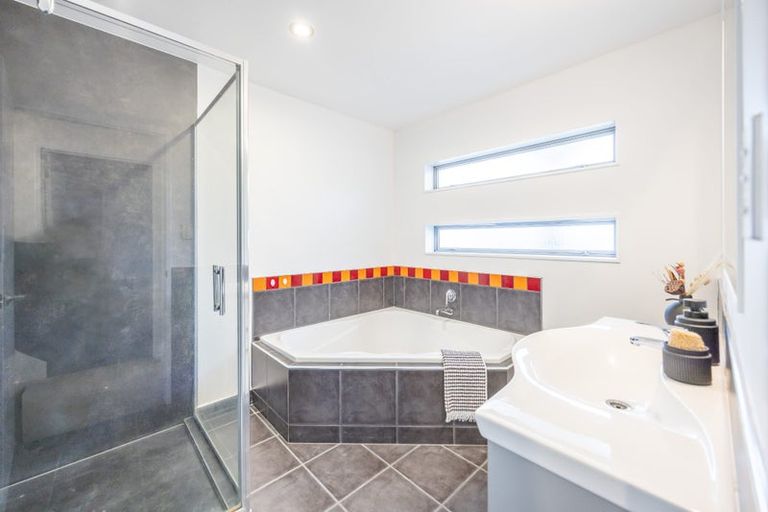 Photo of property in 2 Millennium Heights, Flagstaff, Hamilton, 3210