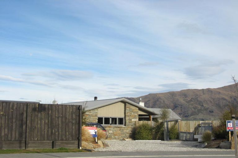Photo of property in 14 Juno Place, Wanaka, 9305