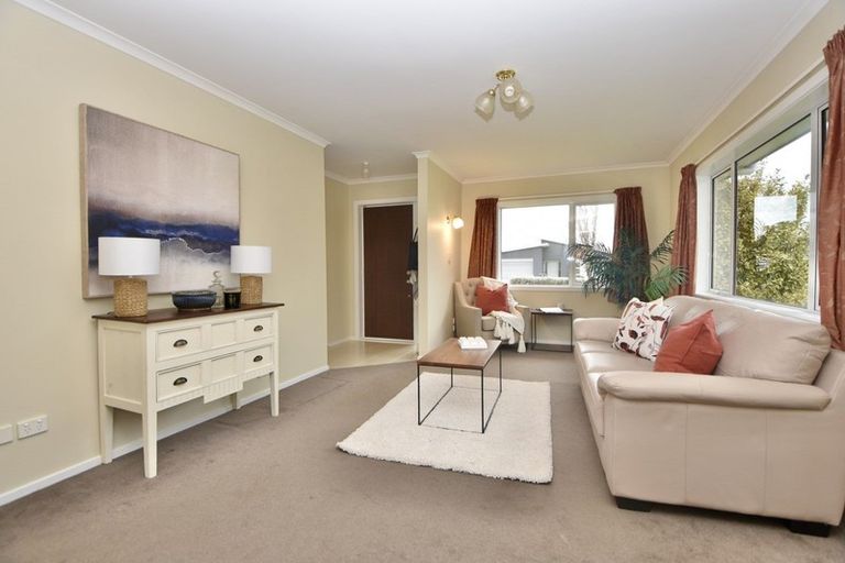 Photo of property in 4 Tararua Crescent, Carterton, 5713