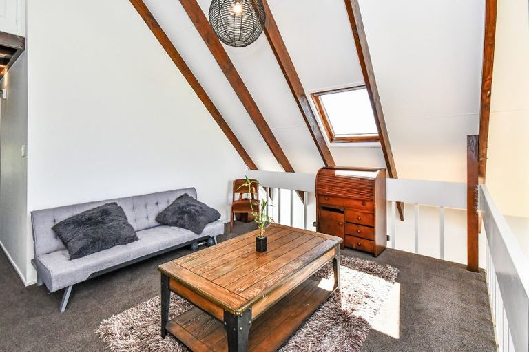 Photo of property in 9 Coulthard Terrace, Opaheke, Papakura, 2113