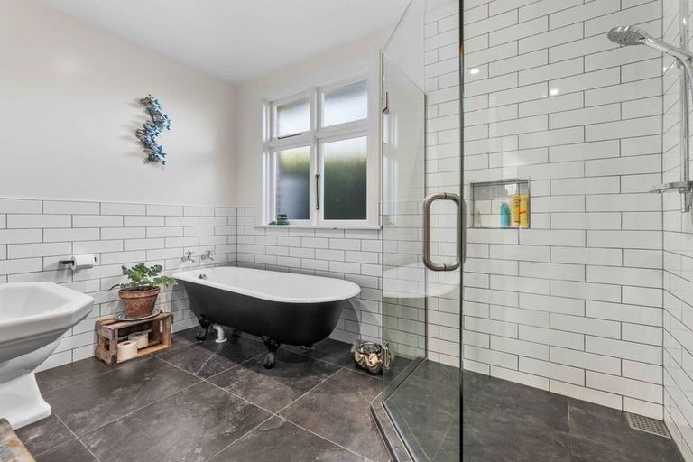 Photo of property in 32 Grandview Crescent, Opoho, Dunedin, 9010