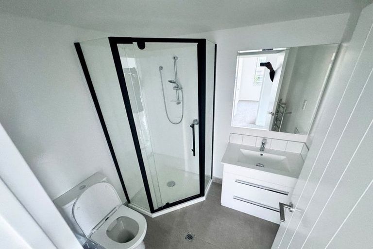 Photo of property in 102/5 Rauemi Way, Te Atatu South, Auckland, 0610