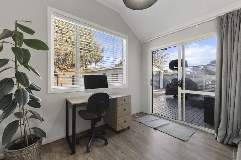 Photo of property in 31 Boston Avenue, Hornby, Christchurch, 8042