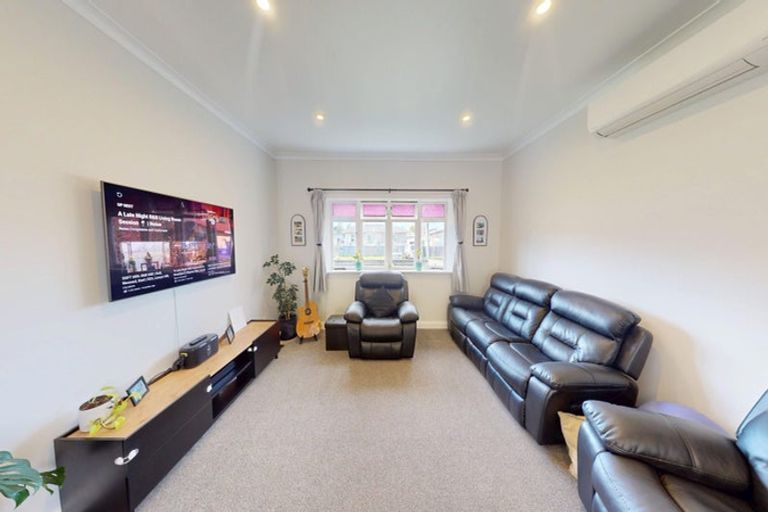 Photo of property in 3 Roberts Avenue, Aramoho, Whanganui, 4500