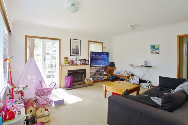 Photo of property in 20 Kenmure Avenue, Forrest Hill, Auckland, 0620