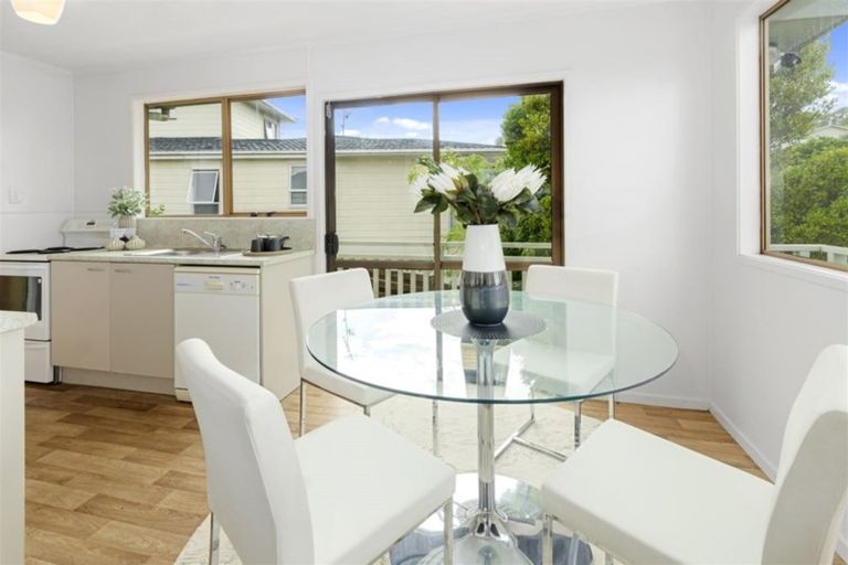Photo of property in 66 Lavery Place, Sunnynook, Auckland, 0632