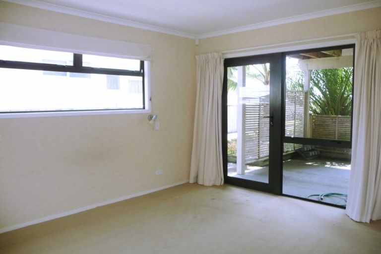 Photo of property in 7 Autere Street, Strandon, New Plymouth, 4312