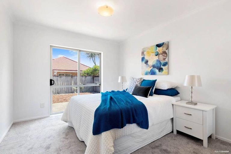 Photo of property in 8 Kilmarnock Avenue, Ranui, Auckland, 0612