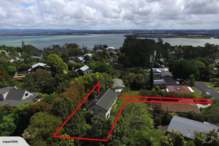 Photo of property in 8 Rosecamp Road, Beach Haven, Auckland, 0626