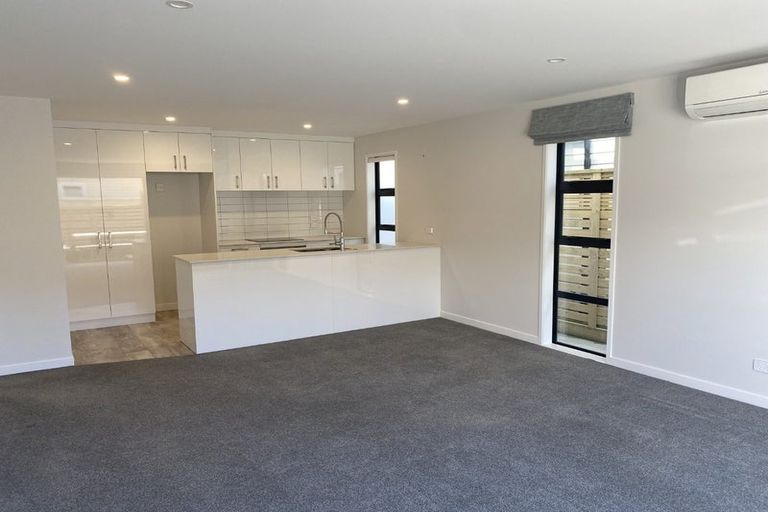 Photo of property in 90a Cambridge Terrace, Waterloo, Lower Hutt, 5011