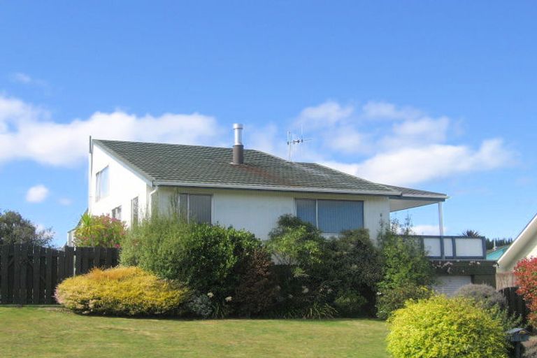 Photo of property in 318 Lake Terrace, Two Mile Bay, Taupo, 3330
