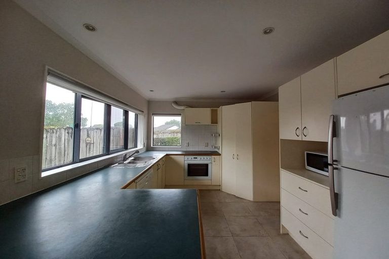 Photo of property in 1/12 Solana Court, Botany Downs, Auckland, 2010