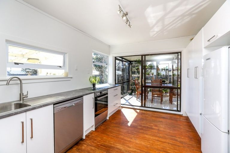 Photo of property in 10 High Street West, Waitara, 4320