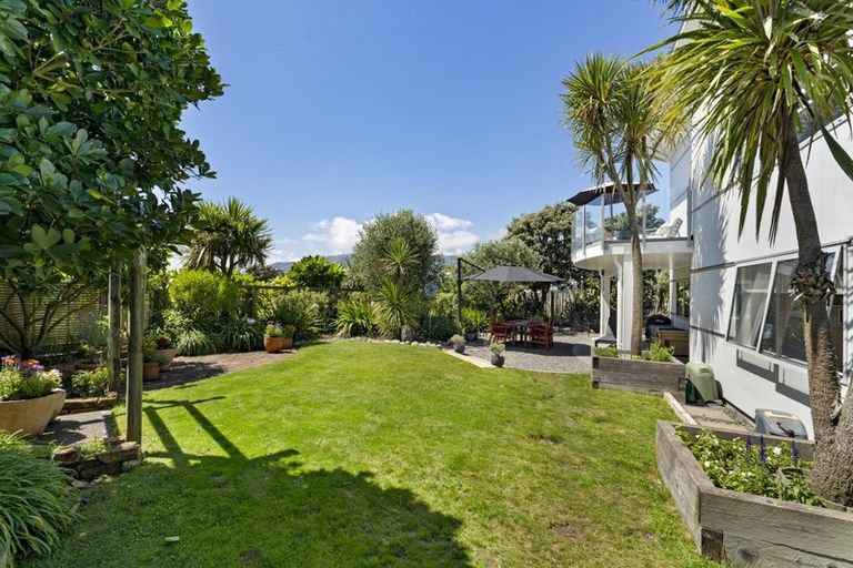 Photo of property in 155 Field Way, Waikanae Beach, Waikanae, 5036