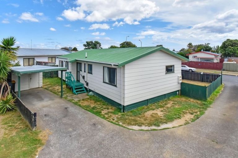 Photo of property in 1/3 Volta Place, Clendon Park, Auckland, 2103