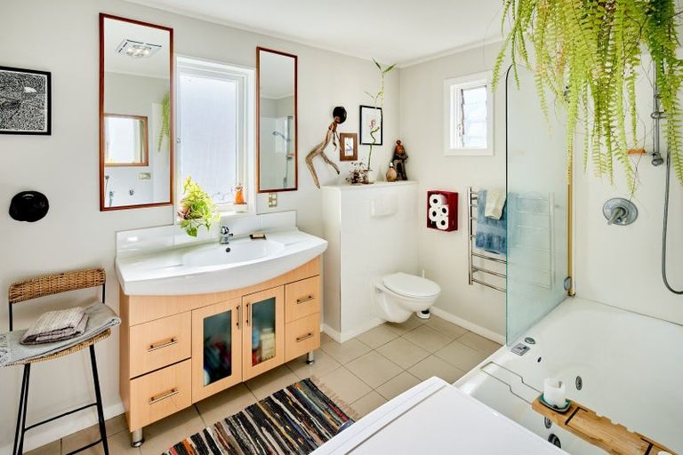 Photo of property in 21 Campbell Terrace, Petone, Lower Hutt, 5012