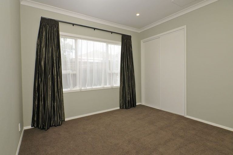 Photo of property in 2 Collins Street, Petone, Lower Hutt, 5012