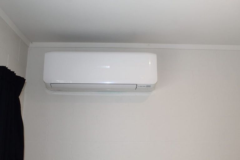 Photo of property in 25 Kamara Road, Glen Eden, Auckland, 0602