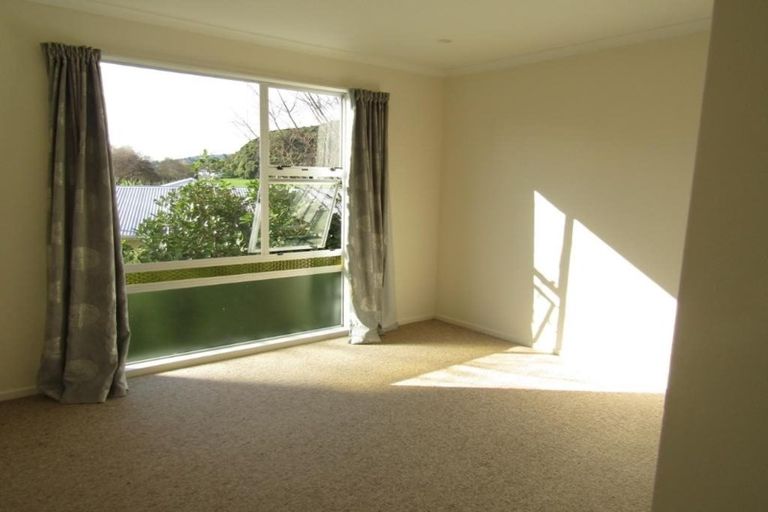 Photo of property in 6/154 Whites Line East, Waiwhetu, Lower Hutt, 5010
