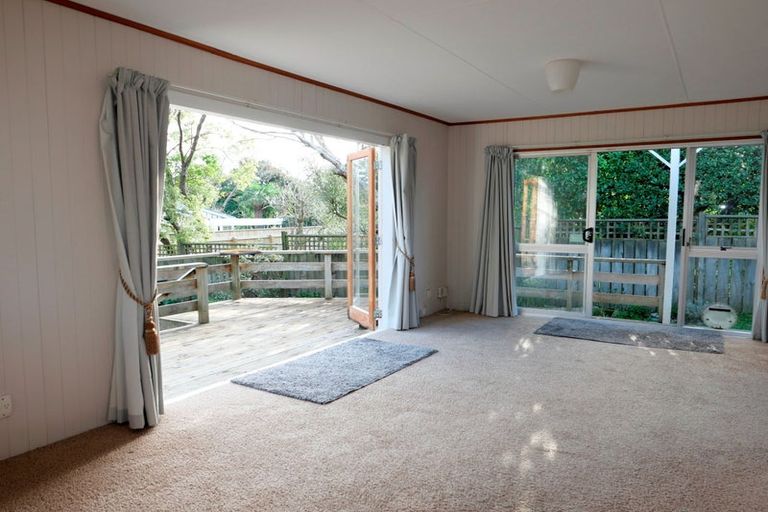 Photo of property in 136 Ruapehu Street, Paraparaumu, 5032