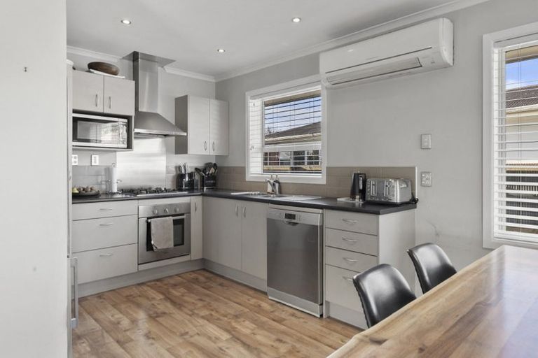 Photo of property in 31 Boston Avenue, Hornby, Christchurch, 8042
