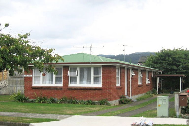 Photo of property in 5 Joseph Grove, Elderslea, Upper Hutt, 5018