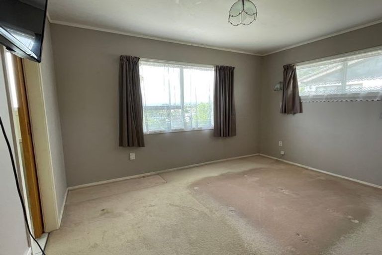 Photo of property in 17 Sumich Place, West Harbour, Auckland, 0618