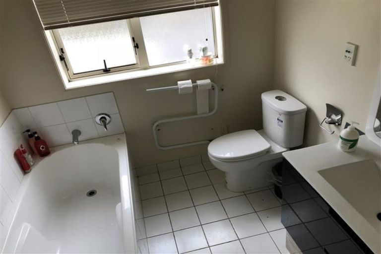 Photo of property in 13 Belcoo Crescent, East Tamaki, Auckland, 2013