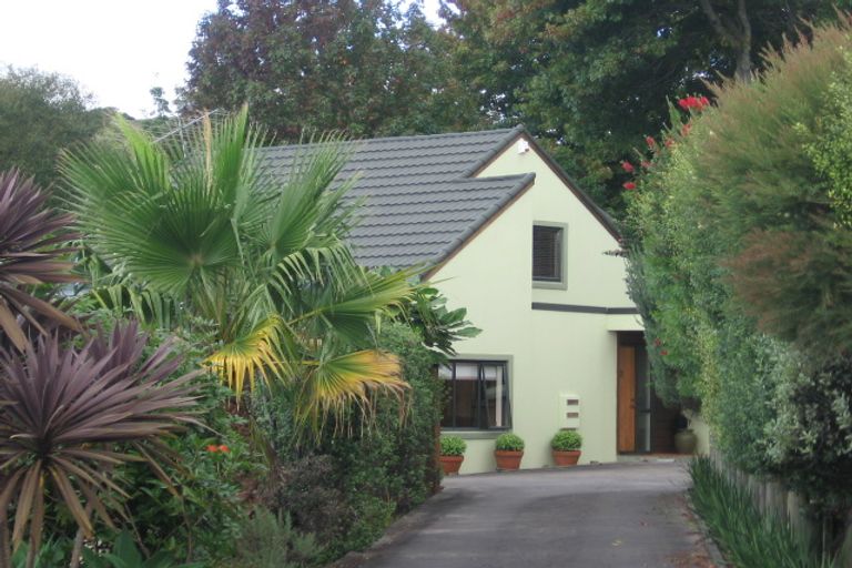 Photo of property in 90d Atkinson Road, Titirangi, Auckland, 0604