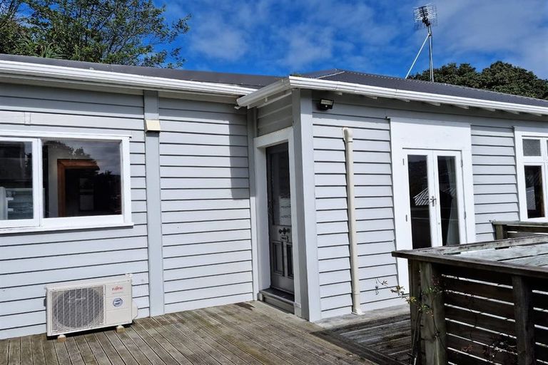 Photo of property in 73 Majoribanks Street, Mount Victoria, Wellington, 6011