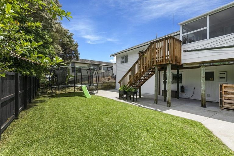 Photo of property in 107 Oreil Avenue, West Harbour, Auckland, 0618