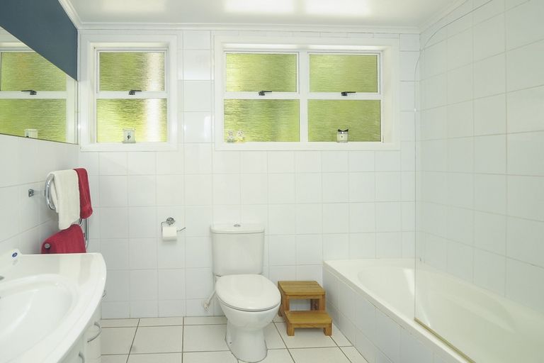 Photo of property in 232 Konini Road, Titirangi, Auckland, 0604