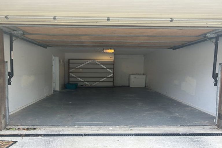 Photo of property in 29 Lawson Place, Mount Victoria, Wellington, 6011