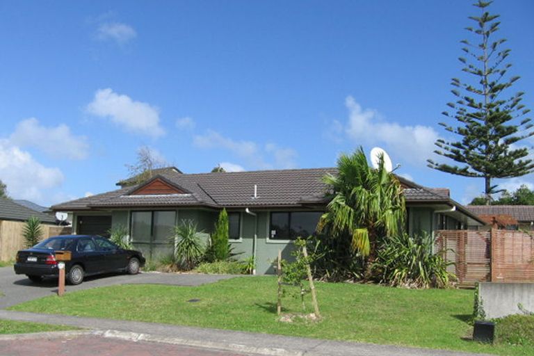 Photo of property in 20 Zefiro Drive, Massey, Auckland, 0614