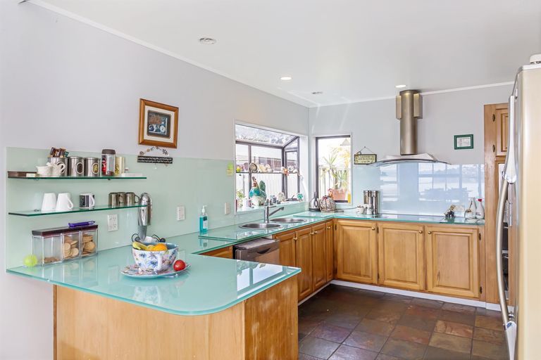 Photo of property in 56c Rawhiti Road, Manly, Whangaparaoa, 0930