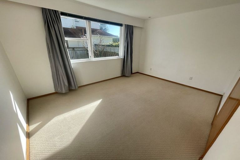 Photo of property in 2/26 Tawa Street, Eastbourne, Lower Hutt, 5013