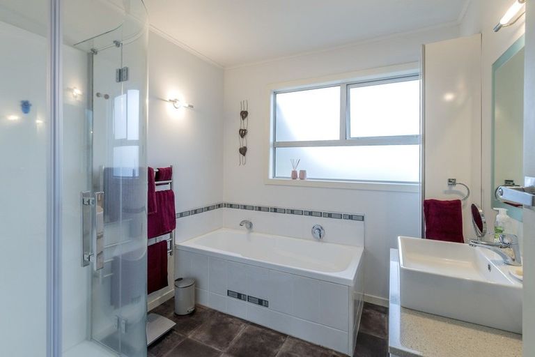 Photo of property in 12 Kennedy Drive, Levin, 5510